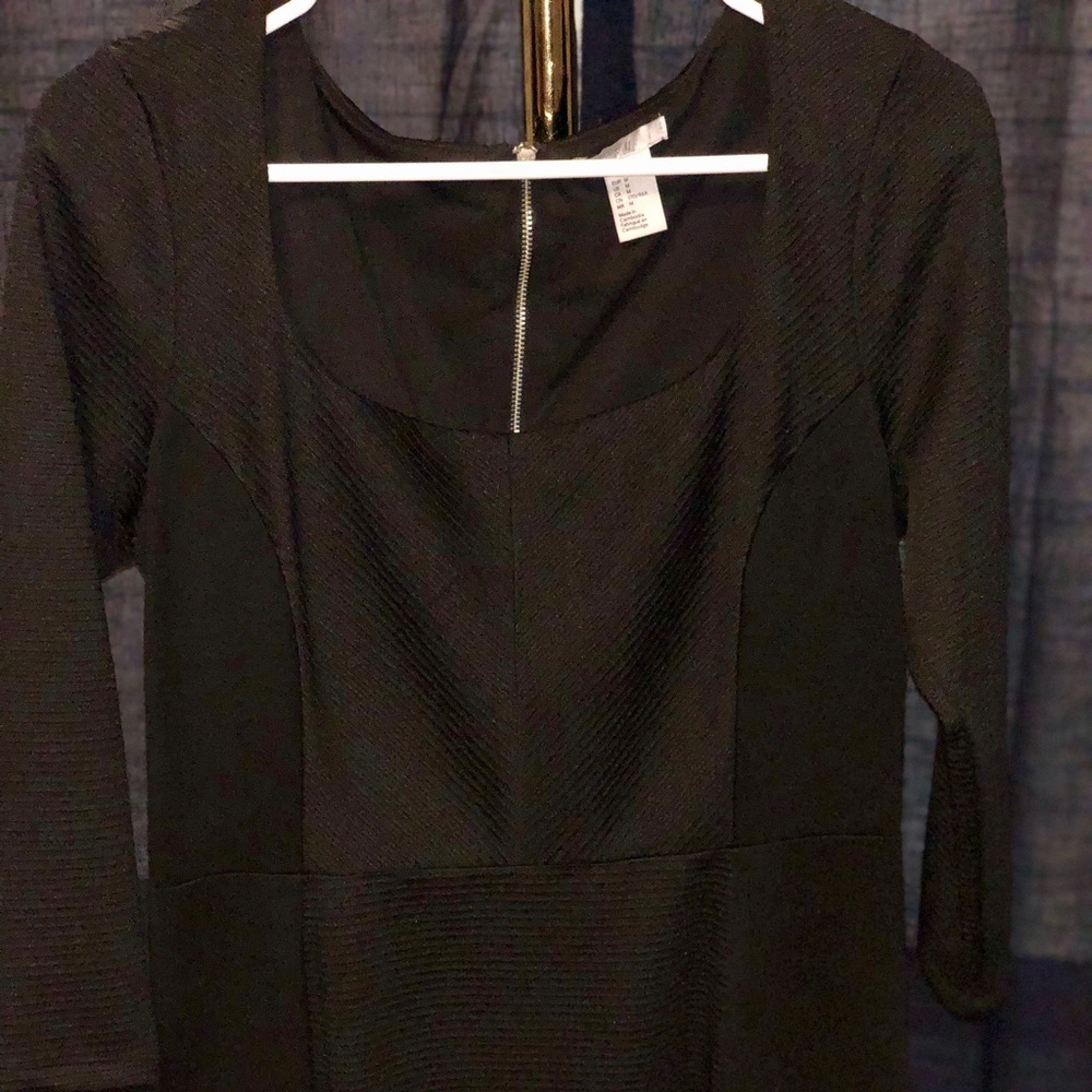 Black bodycon dress